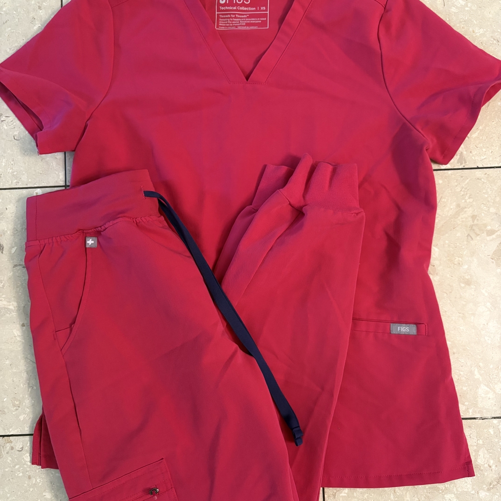 Figs Rose Pink Scrub Set